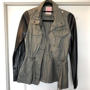 Super cute army green, faux leather sleeve jacket